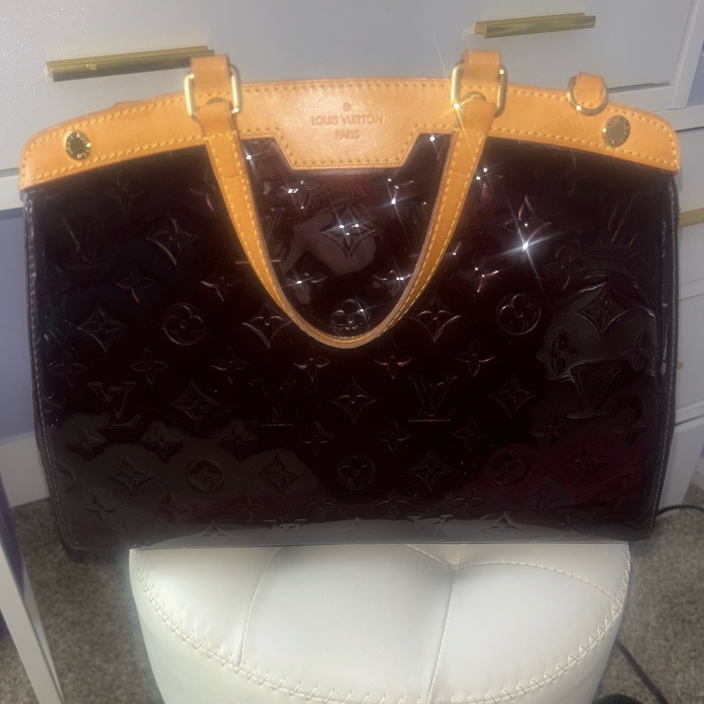 Bréa patent leather 
Louis Vuitton bag